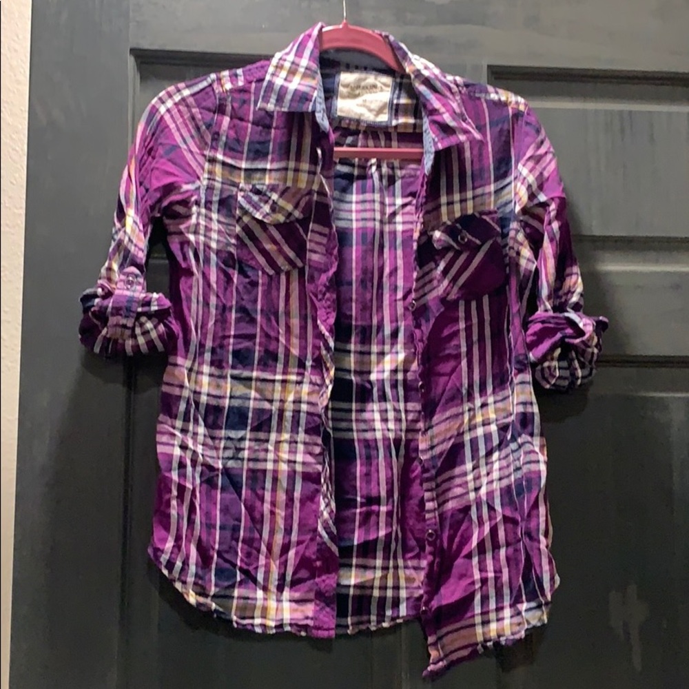 Arizona Button down long sleeved plaid shirt